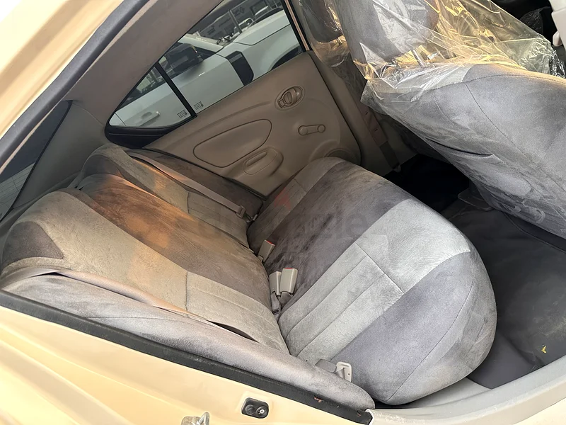 Nissan sunny 201463421144669442111
