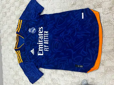 Real Madrid Limited Edition Emirates Fly Better T-Shirt with the Authentic Signature