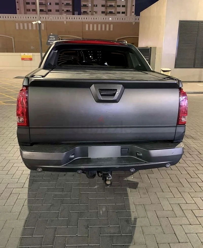 Cadillac Escalade Truck GCC 2006 V8 6.063407355610243112