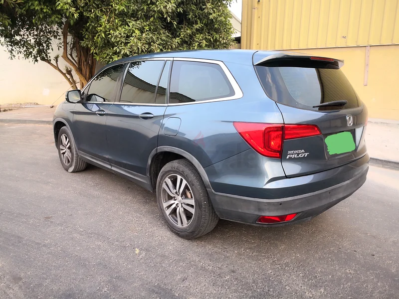 Honda pilot 2016 gcc Original paint, Single owner, with Honda agency serviced.63223316188417114