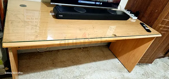 urgent table sale-200 dhs