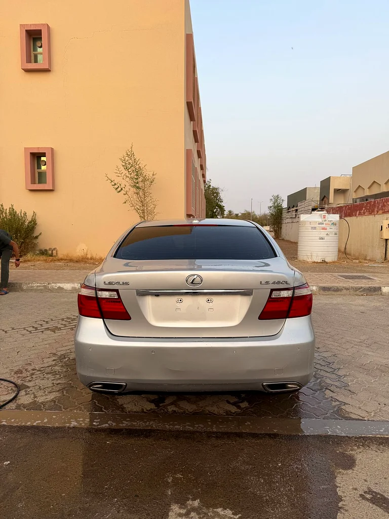 لكزس LS46063398644770561113