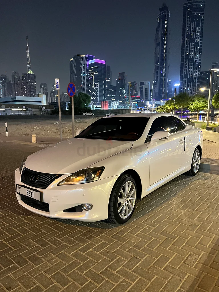 Lexus - IS 300 coupe GCC specification63398640564994114