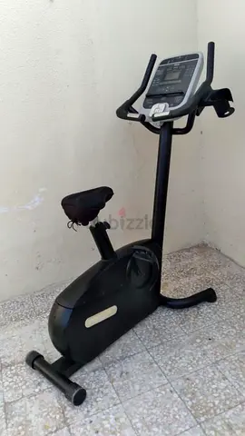 Precor UBK 835 Upright Bike With 846i Led Console