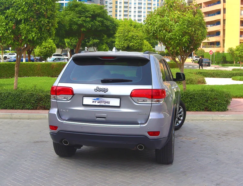 LIMITED PLUS JEEP GRAND CHEROKEE V6 I GCC SPECS I 4-wheel drive63398607640066113