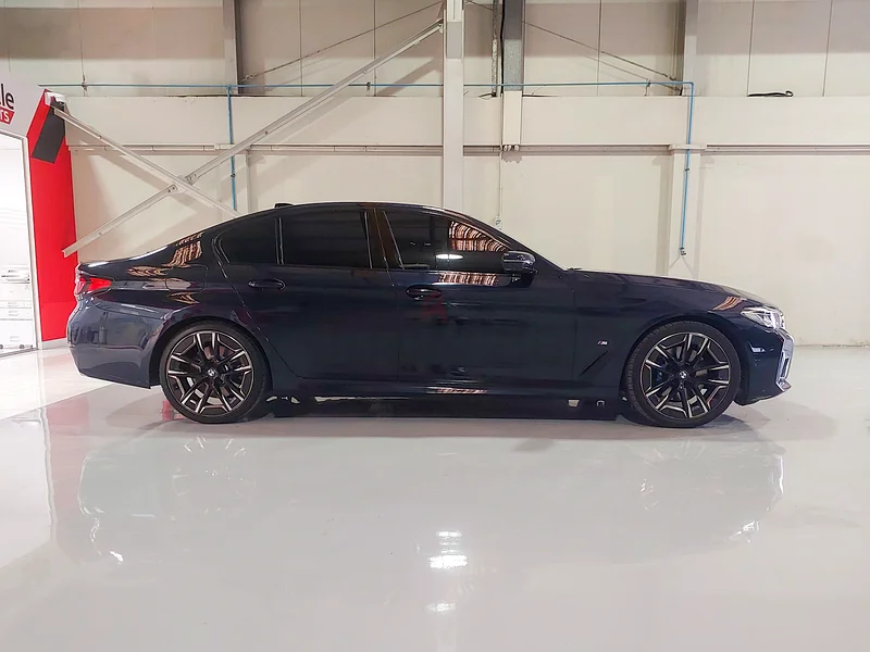 2386 درهم/شهريًا | سيارة BMW سلسلة 5 530i من طراز 2023 | مواصفات دول مجلس التعاون الخليجي | رقم المرجع#35205563405679210242113