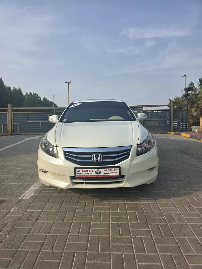 Honda Accord 2011 Gulf model, fully optioned63398543238274111
