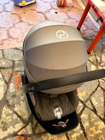 Cybex Cloud I-Z Car Seat with Isofix Base - Safety and Comfort for Your Baby!