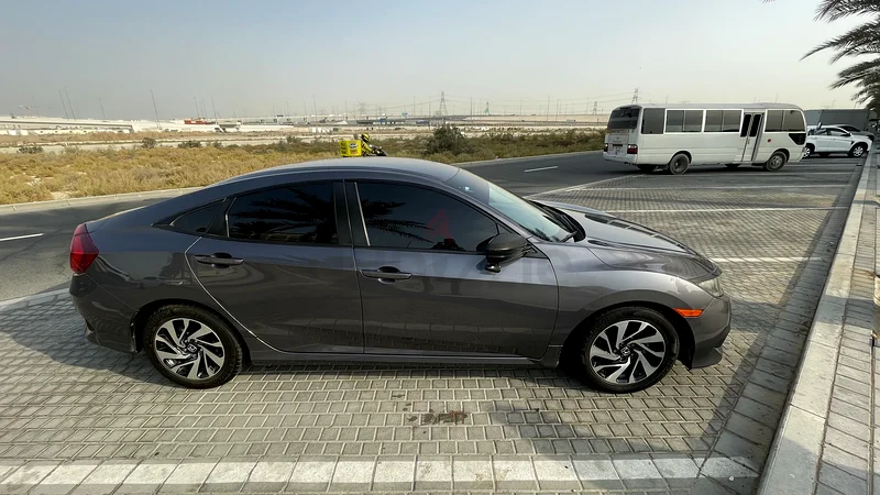 Honda Civic 2018 - Low Mileage63398546720386112