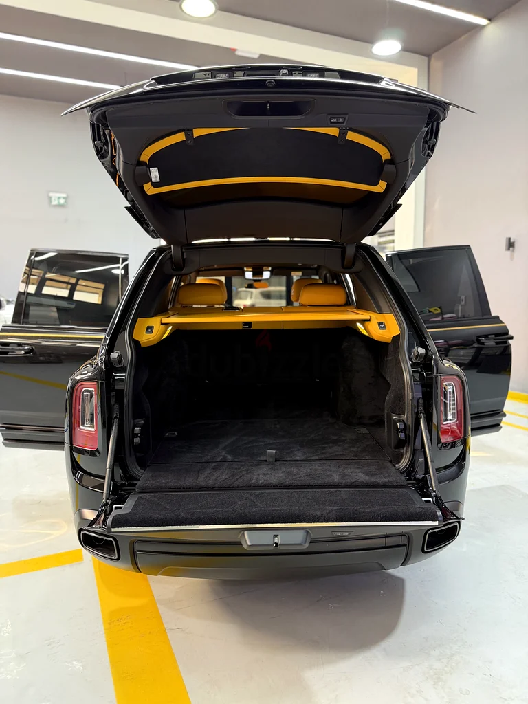 Rolls Roys cullinun black badge63398531579266114