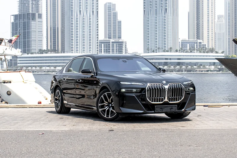 (6400 AED with 0% down payment for 5 years) BMW 740i M Sport xDrive with AGMC warranty634119309269771123