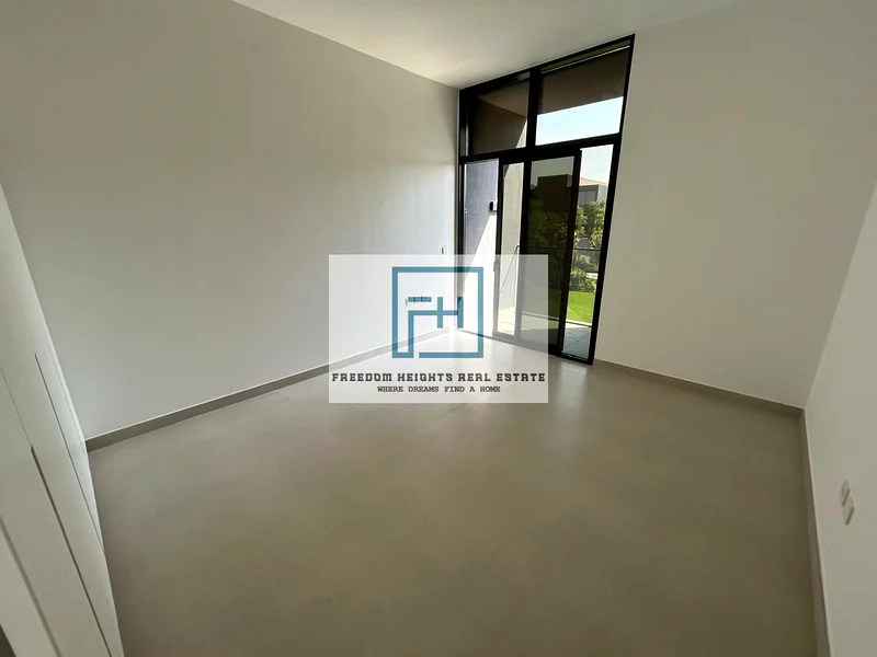 🌿 For Rent: 4-Bedroom Park-Facing Townhouse in Masaar Community63654745531139112