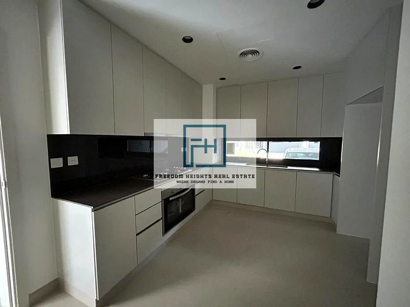 🌿 For Rent: 4-Bedroom Park-Facing Townhouse in Masaar Community63654745531139113