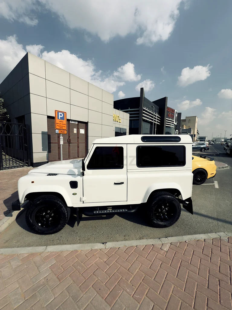 Priced for Quick Sale: 1999 Defender 90 AED 180K63399894578818112