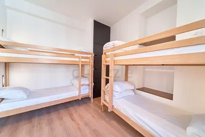Luxury in Half Price ‼️Bed Space in Master Room Wooden Bunk Beds