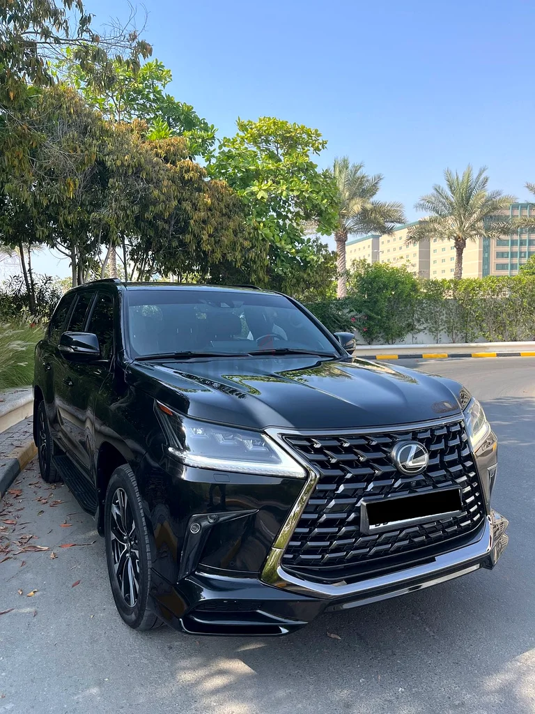 لكزس LX570 إصدار بلاك سيغناتشر، ضمان الوكالة وتاريخ الصيانة63398638436867111