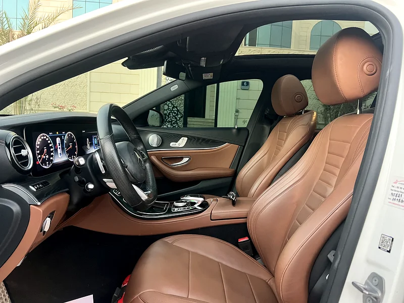 Mercedes E400 Gulf model 2018, repainted only for inspection, without any accidents or paintwork.63402415651585111