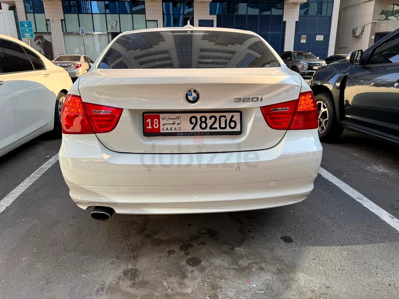 بي إم دبليو 318i 201063406272836355111