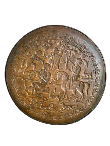 تحفة نادرة – صينية نحاسية منقوشة يدويًا تعود للقرن التاسع عشر