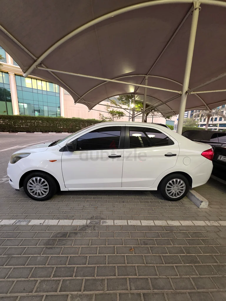Reliable  Rugged: The Ultimate Daily Commuter Car63406541889026113