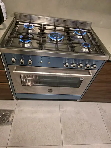 Gas Cooker 90x60cm Italian brand like new