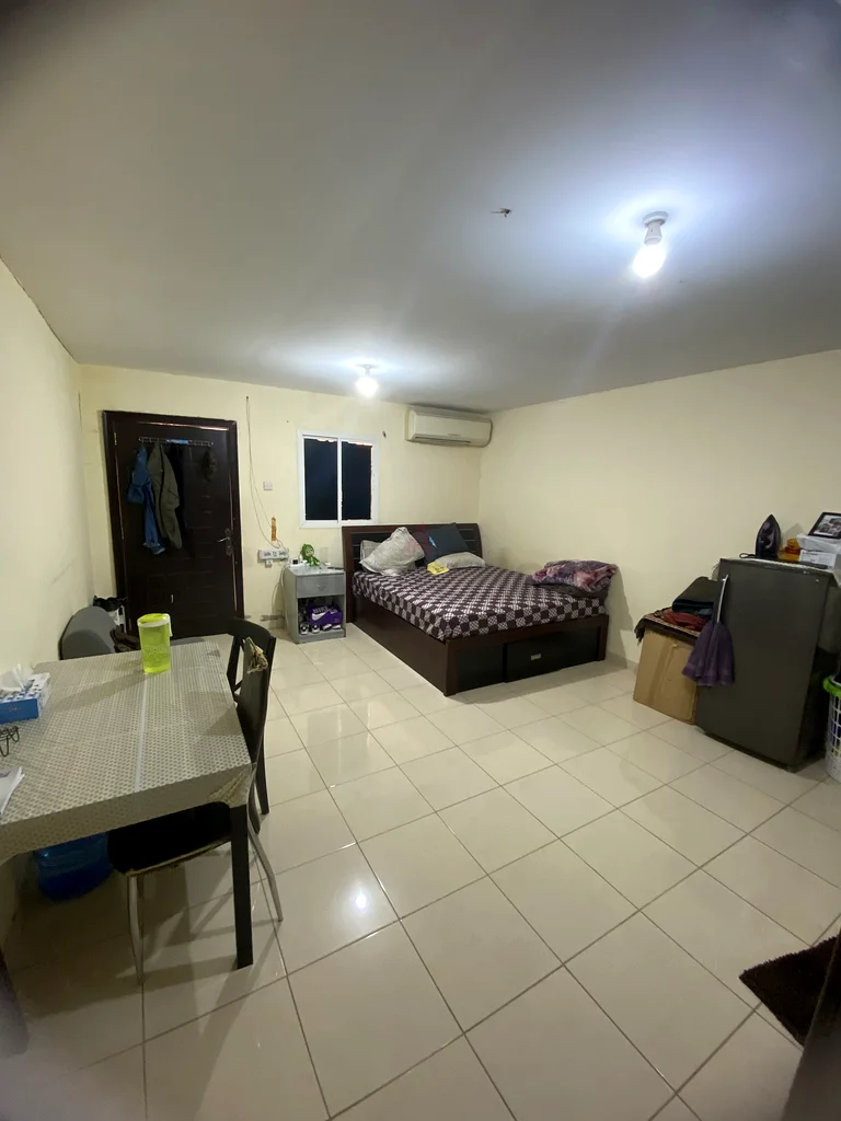 No commission,Fully Furnished Room available at mbz for south indian family or a single ex.bachelor63401983282434111