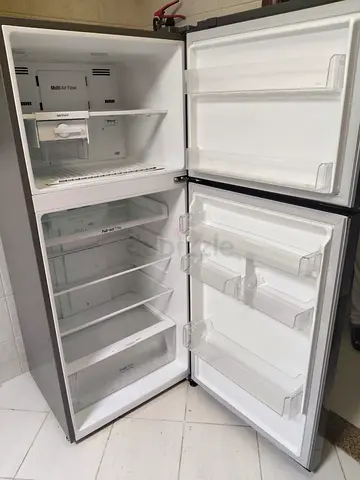 Modern and Spacious Refrigerator for Sale!