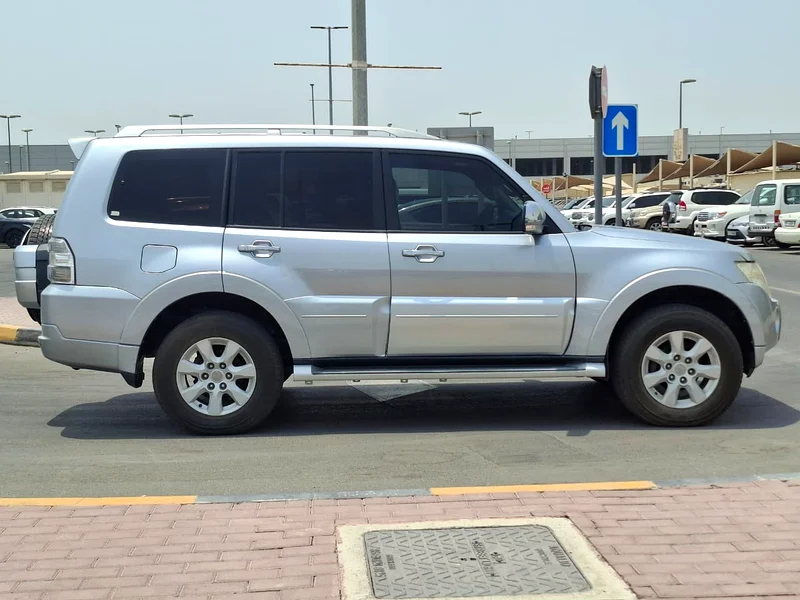 Mitsubishi Pajero model 2011 full option63398585606147114