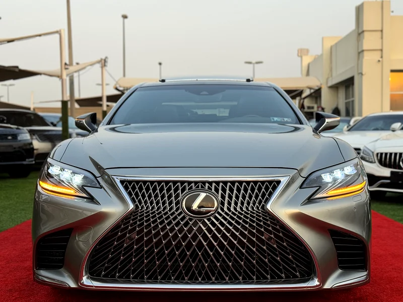 Lexus LS500 AWD in agency condition with an excellent offer price.63397395156610112