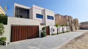 A golden opportunity for all lovers of luxury and elegance. Excellent location, excellent space, fre