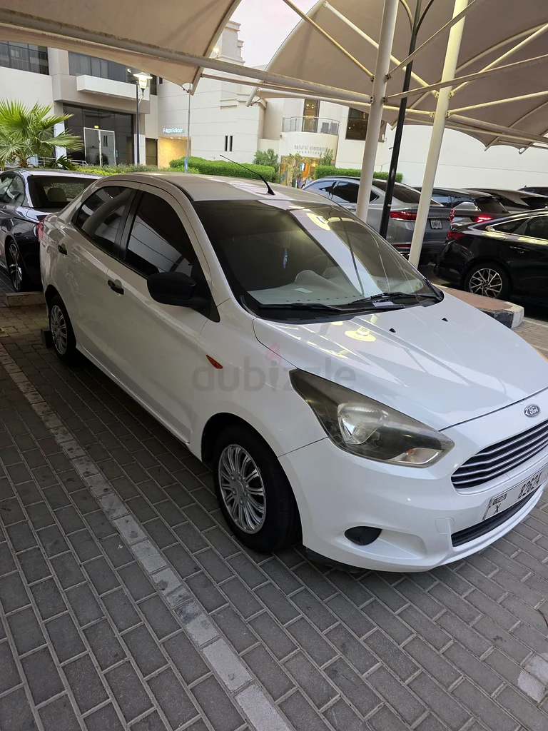 Reliable  Rugged: The Ultimate Daily Commuter Car63406541889026112