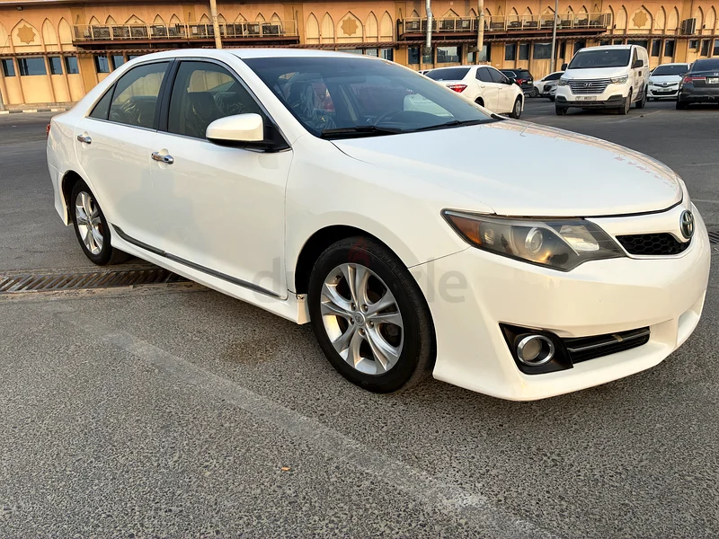 Toyota Camry 2014 GCC SE, super clean car low mileage63399946876290111
