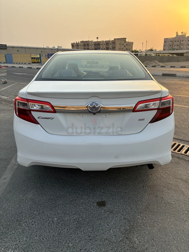 Toyota Camry 2014 GCC SE, super clean car low mileage63399946876290113