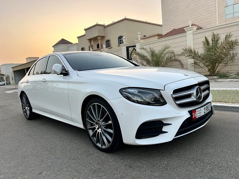 Mercedes E400 Gulf model 2018, repainted only for inspection, without any accidents or paintwork.63402415651585114
