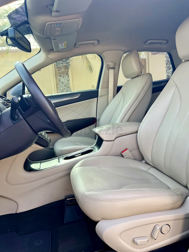 Lincoln MKC / Gulf Spec  
Lincoln MKC / GCC  
Model 2019 / Only 40,000 km63491307955329114