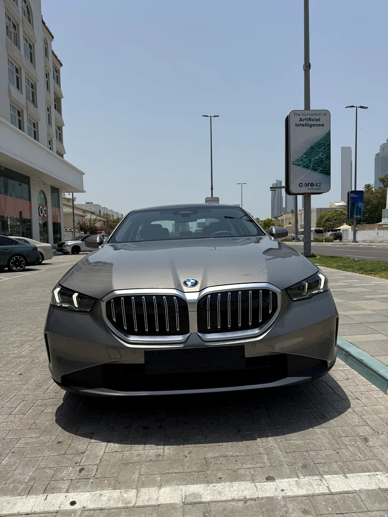 BMW 520i Sedan. 5 Years Warranty/ 5 Years Free Service. Free Insurance/ Window tint63405679413377113