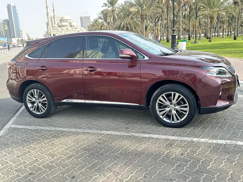 Lexus Rx 450h 2013 full option in very good condition and can view the car in Dubai or Sharjah63398643770754114