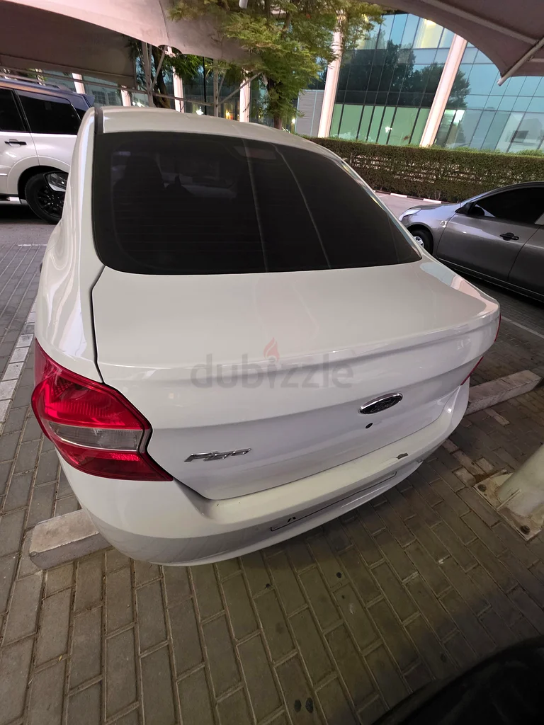 Reliable  Rugged: The Ultimate Daily Commuter Car63406541889026111