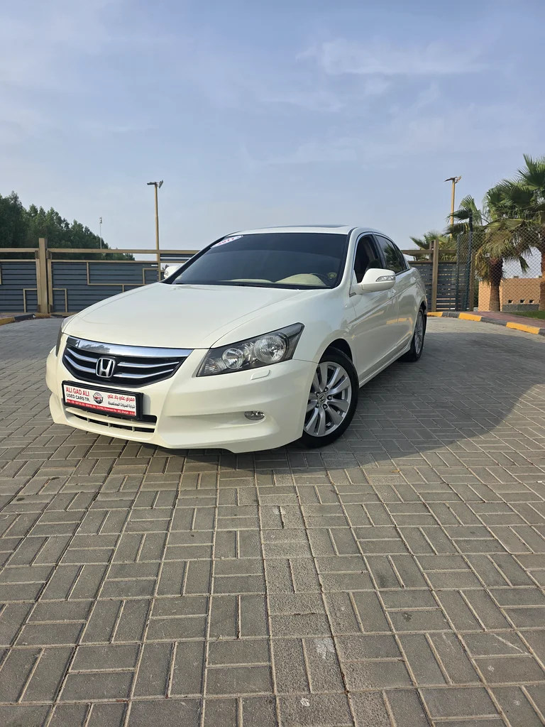 Honda Accord 2011 Gulf model, fully optioned63398543238274112
