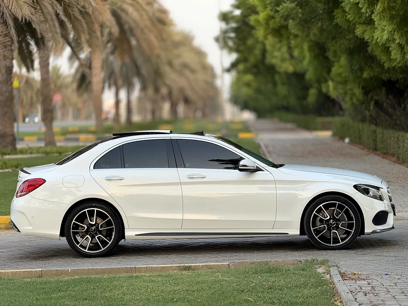 Mercedes-Benz C300 2018 imported, panoramic roof, full option, in excellent condition63402411088899114