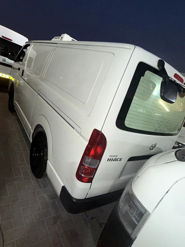 Toyota Hiace AlFurat Chiller 2022 Model  
Excellent Condition  
Low Mileage63401318033026114