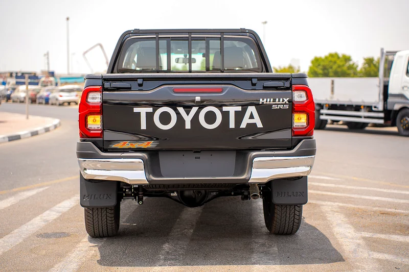 TOYOTA HILUX SR5 2.7 A/T PETROL 4X4 MODEL 2025 GCC  FULL OPTION63401311855747112