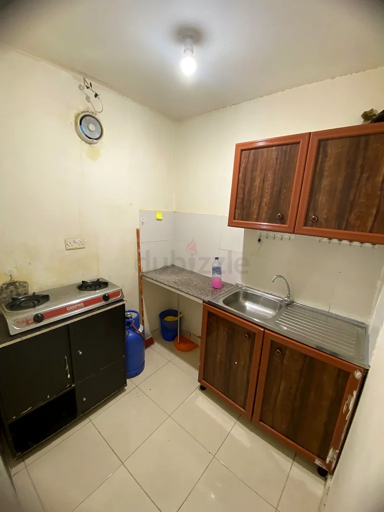 No commission,Fully Furnished Room available at mbz for south indian family or a single ex.bachelor63401983282434113