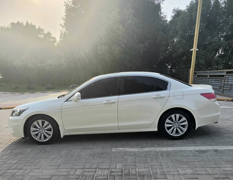 Honda Accord 2011 Gulf model, fully optioned63398543238274114