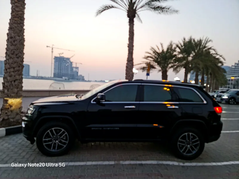 Jeep Grand Cherokee Ltd (Top trim) Agency maintained I Accident free63398606329731114