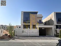 A villa directly from the owner, with personal finishing, on a main street, close to all services. F