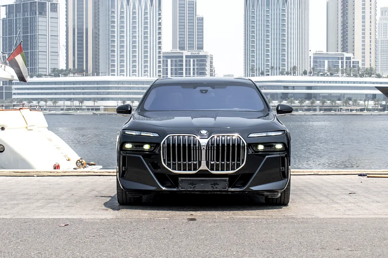 (6400 AED with 0% down payment for 5 years) BMW 740i M Sport xDrive with AGMC warranty63411930926977111