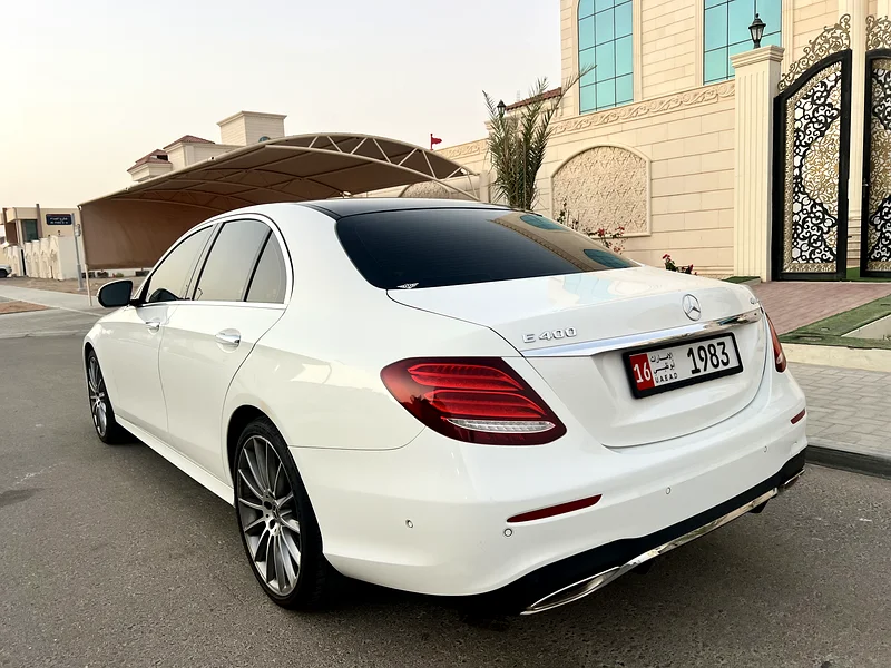 Mercedes E400 Gulf model 2018, repainted only for inspection, without any accidents or paintwork.63402415651585112