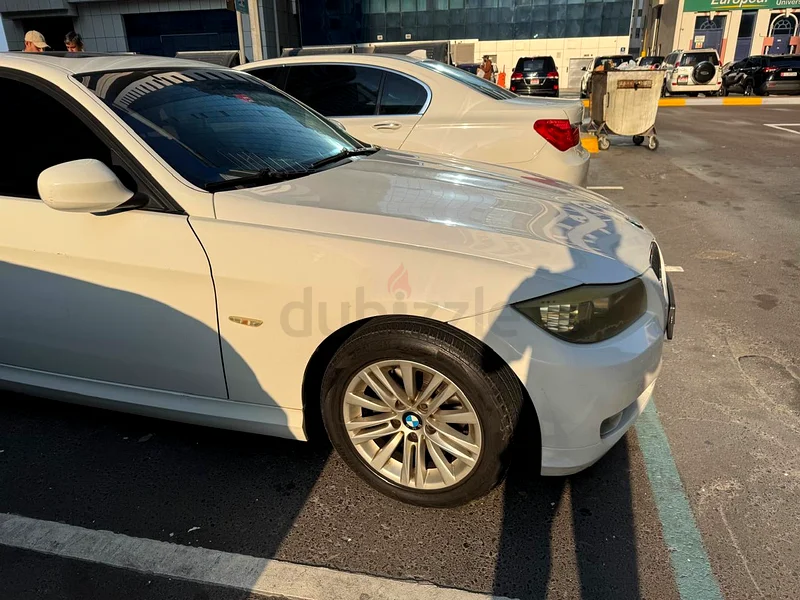بي إم دبليو 318i 201063406272836355112