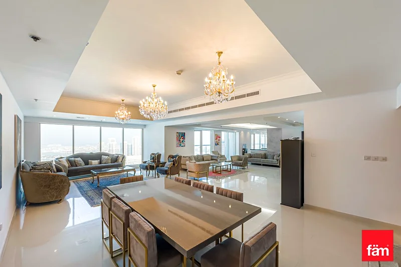 Sea view | Upgraded | Huge Open Living64036951792642111